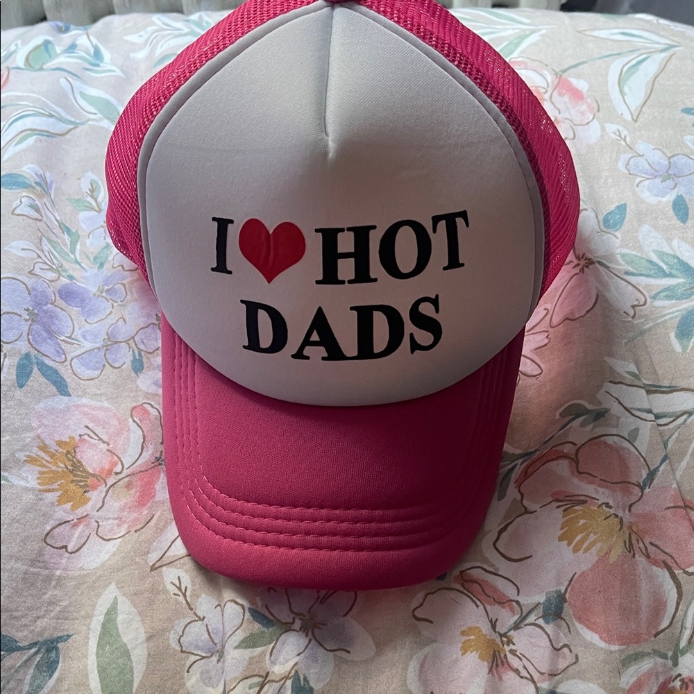 I ❤️ HOT DADS HAT